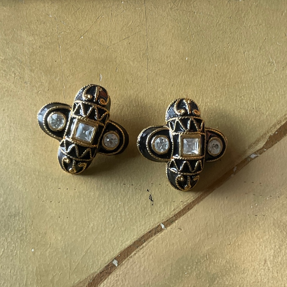 Elegant costume Black and Gold Earrings